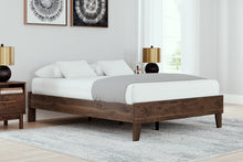 Load image into Gallery viewer, Calverson  Platform Bed
