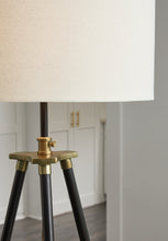 Load image into Gallery viewer, Cashner Metal Floor Lamp (1/CN)
