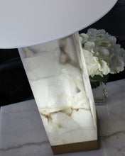 Load image into Gallery viewer, Linderfield Alabaster Table Lamp (1/CN)
