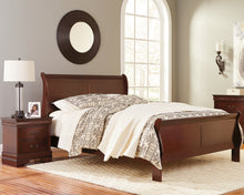 Load image into Gallery viewer, Alisdair King Sleigh Bed with 2 Nightstands
